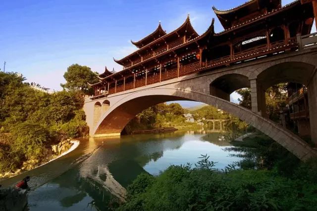 中國古鎮：淺析32個中國最美古鎮！