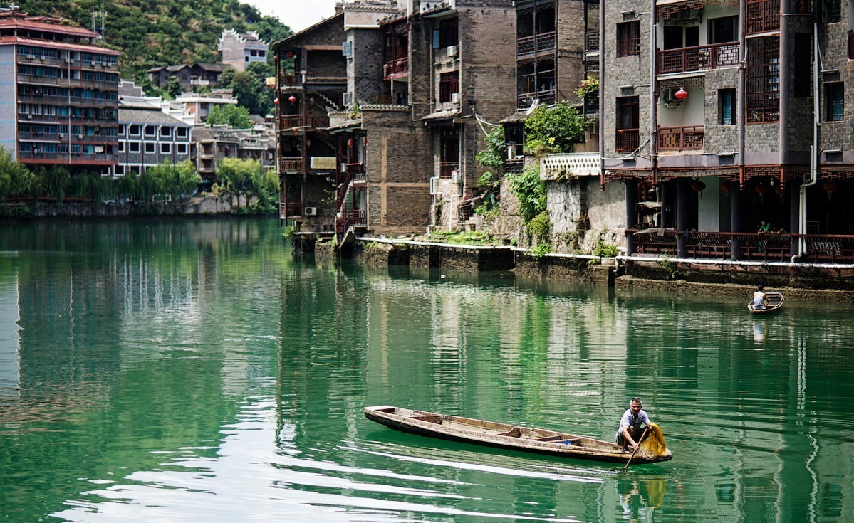 古鎮(zhèn)游玩，有一種說(shuō)走就走的旅行