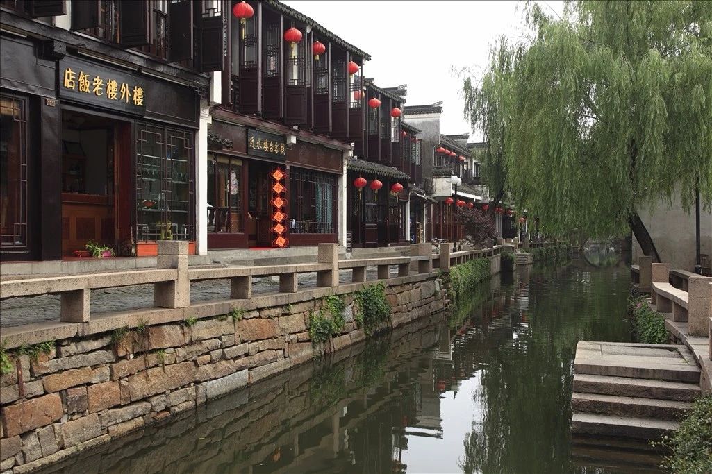古鎮(zhèn)最美季節(jié)，你就是畫中人