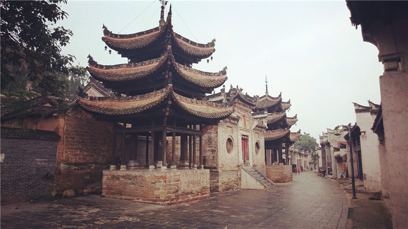一腳踏三省之地——荊紫關鎮