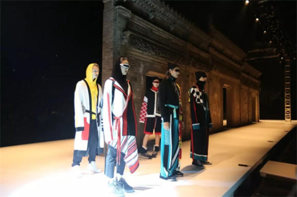 2017年中國(guó)美術(shù)學(xué)院畢業(yè)展開(kāi)幕式現(xiàn)場(chǎng)（海量套圖