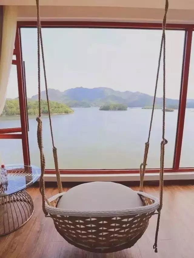 10家遺世獨立的湖畔民宿，感受盛夏的一股清涼