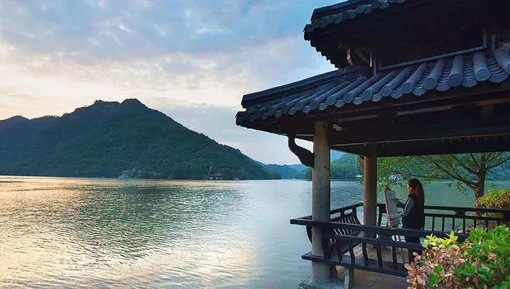 10家遺世獨立的湖畔民宿，感受盛夏的一股清涼