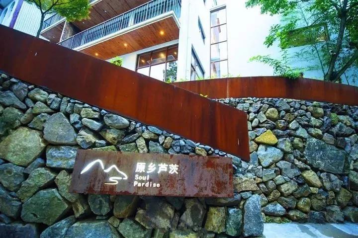 10家遺世獨立的湖畔民宿，感受盛夏的一股清涼