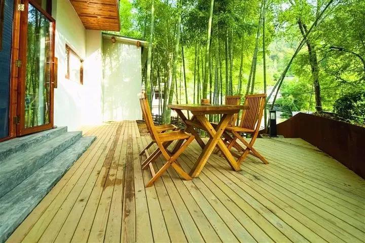 10家遺世獨立的湖畔民宿，感受盛夏的一股清涼