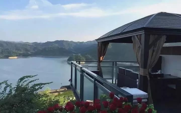 10家遺世獨立的湖畔民宿，感受盛夏的一股清涼