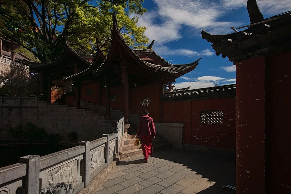 麗江·白馬里，千年古城化作最美背景