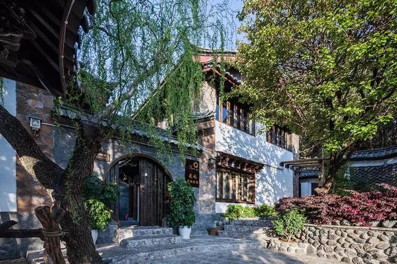 麗江·白馬里,千年古城化作最美背景