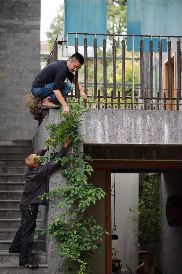 上山上去生活吧，上山上迎你還家！