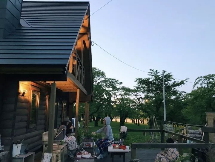 北海道的海濱小鎮，一家四口的日子才最幸福