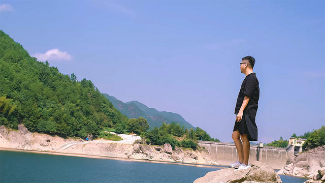 麗水·浮光，浮光指路茶香入夢蓋一間湖畔大學