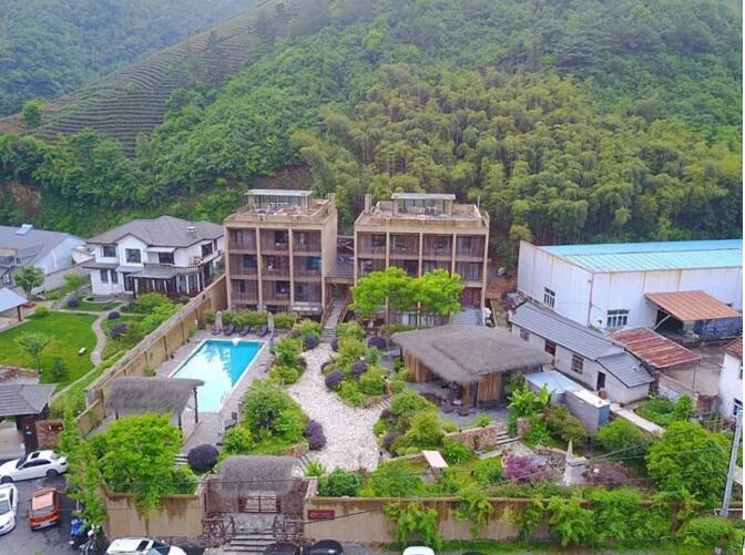 莫干山遙遠的山民宿，溪聲不絕耳山色不離門