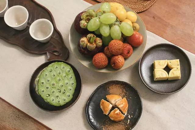 青桐·青竹茶舍，茶香縹緲靜賞西湖