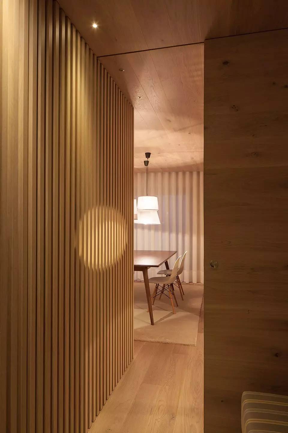 極簡原木海邊度假小屋，中式裝修設(shè)計