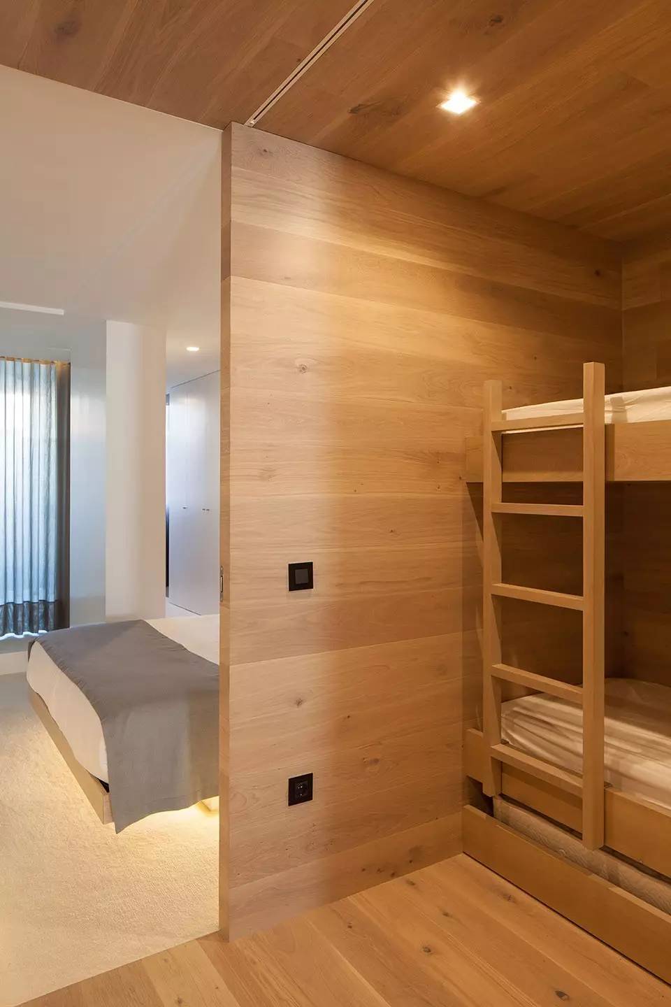 極簡原木海邊度假小屋，中式裝修設(shè)計