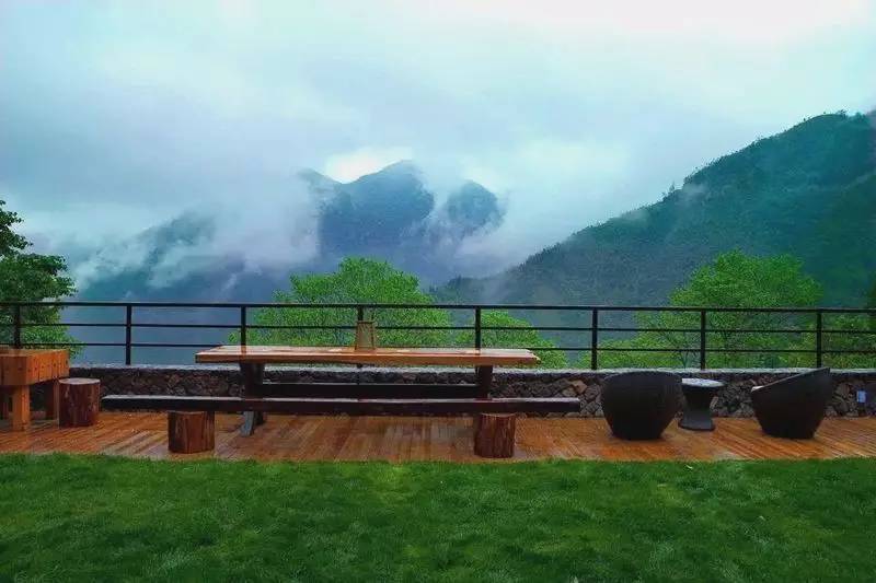 安吉老樹林，600米海拔上的火山泉水池
