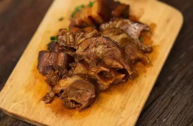 北皋一號的國際藝術區“有肉食堂”
