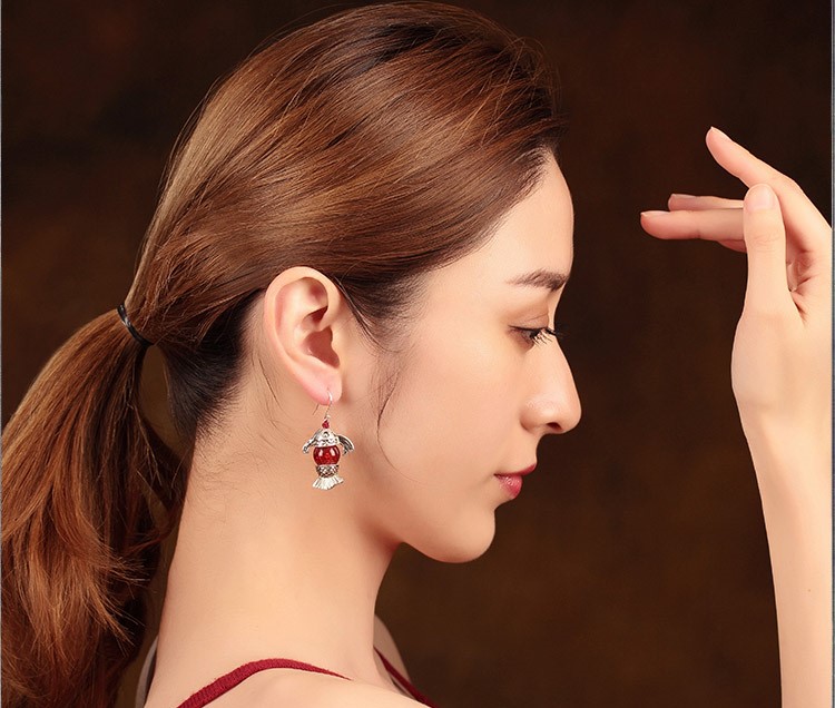 魚念傾城之美耳環，紅情古韻悠悠!