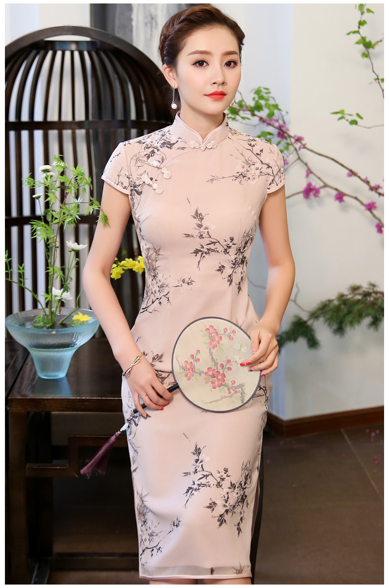 溫婉柔情的粉色旗袍，跨越時代的美!