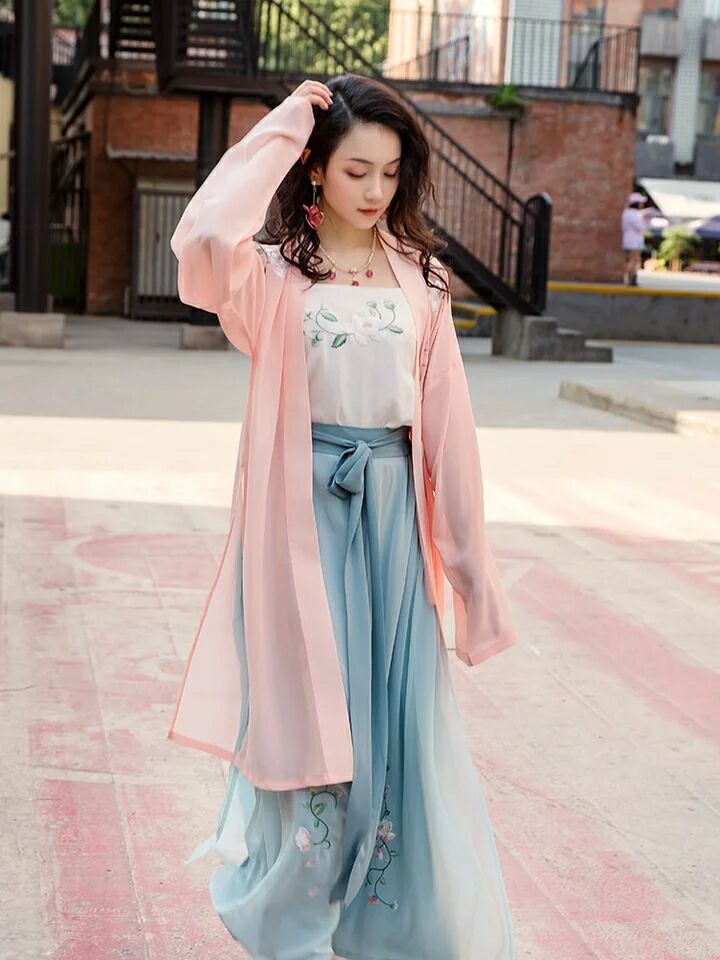 玉簟傳統漢服，中國風刺繡古裝圖片