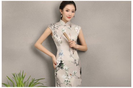 杏色曉鶴印花旗袍，時(shí)尚淡雅旗袍裙
