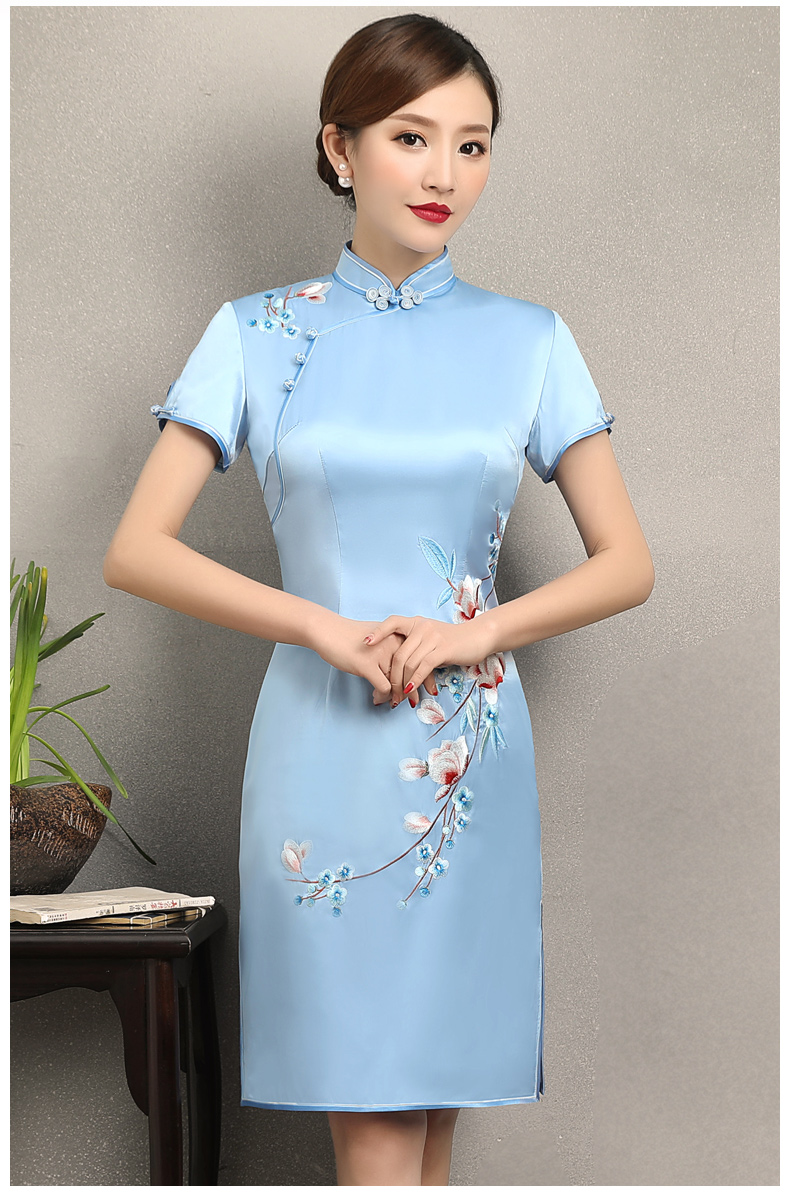 淡藍(lán)清新繡花旗袍，散香時(shí)尚旗袍裙
