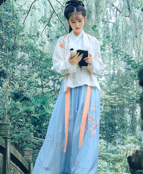 傳統漢服褙子褶裙，宋制繡花楓葉裙