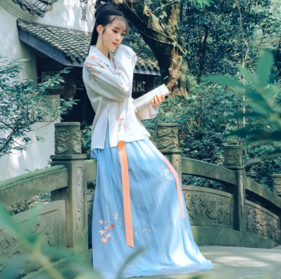 傳統漢服褙子褶裙，宋制繡花楓葉裙