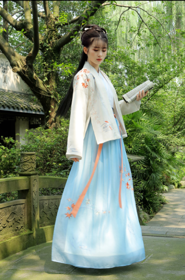 傳統漢服褙子褶裙，宋制繡花楓葉裙