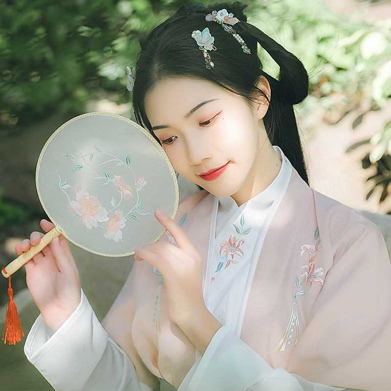 鈴瑤花齊腰襦裙漢服，小清新花枝刺繡漢服圖片