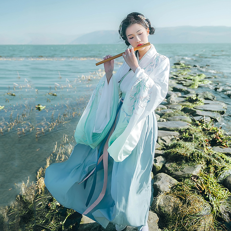 蓬萊閣大袖交領襦裙漢服，漸變花鳥刺繡漢服
