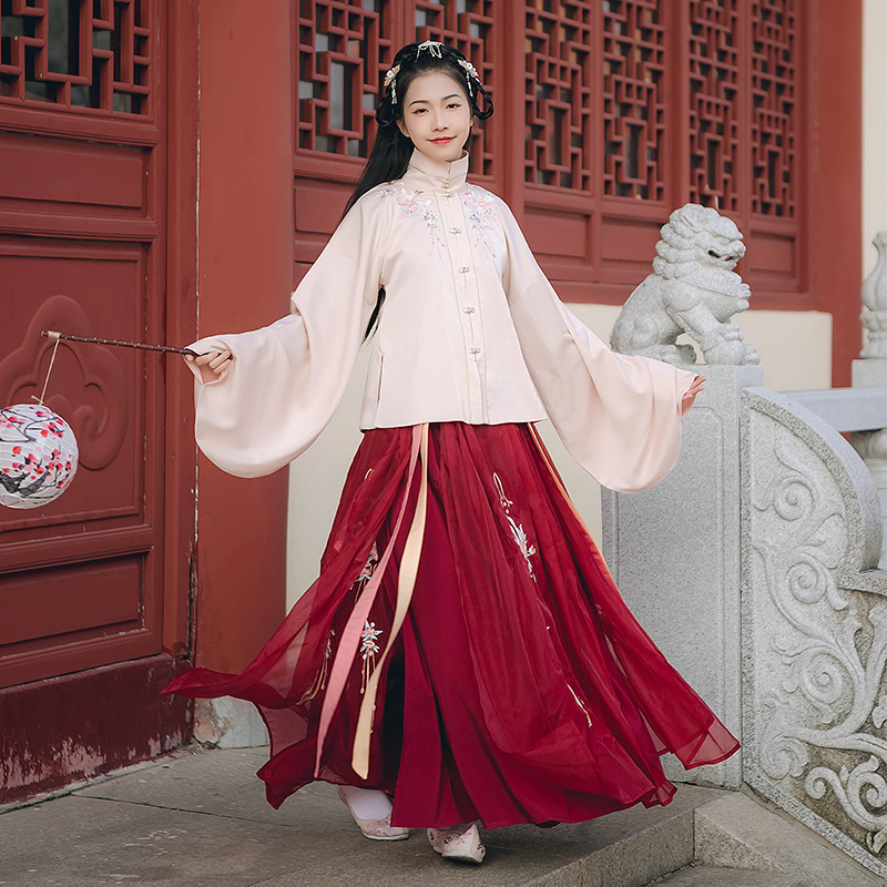 金魚(yú)戲水刺繡漢服，傳統(tǒng)立領(lǐng)紅裙?jié)h服圖片