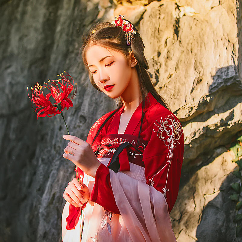 火紅彼岸花齊胸襦裙漢服，日常春夏漢服圖片