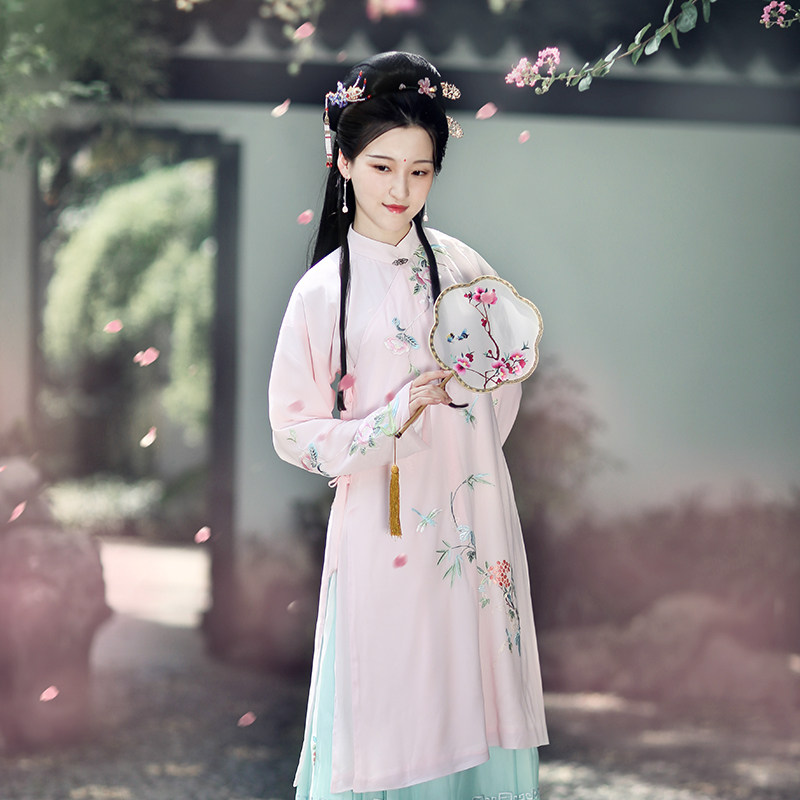 詩意韻味襦裙漢服，淡雅刺繡立領古風漢服