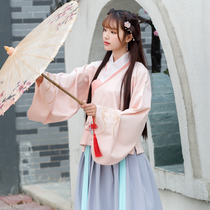 玉兔圖案傳統漢服，改良交領襖裙襦裙漢服