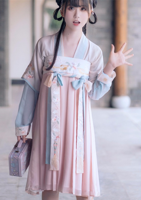 漢元素繡花仙女裙，改良漢服對(duì)襟齊胸襦裙