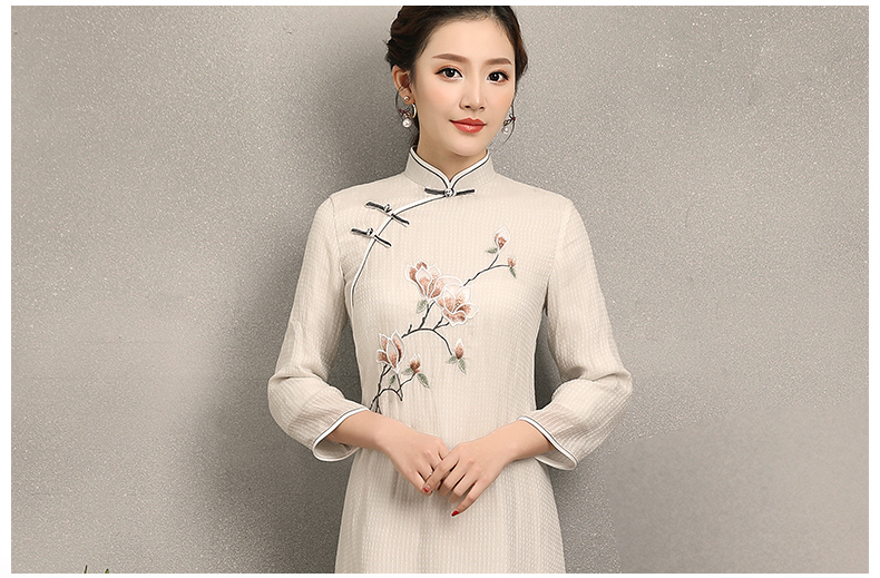 蘭花刺繡素雅旗袍，米白色中長(zhǎng)款旗袍裙