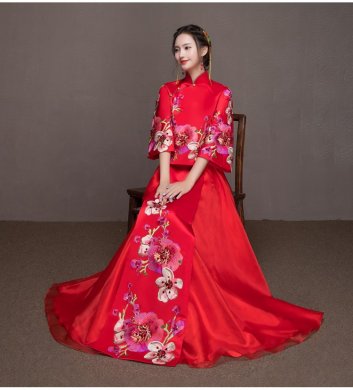 牡丹立體花朵新娘結婚禮服，優雅秀禾中式禮服