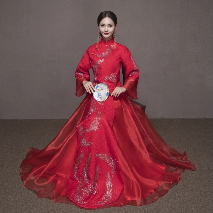 羽毛圖案新娘結(jié)婚禮服，簡(jiǎn)約大氣中式禮服