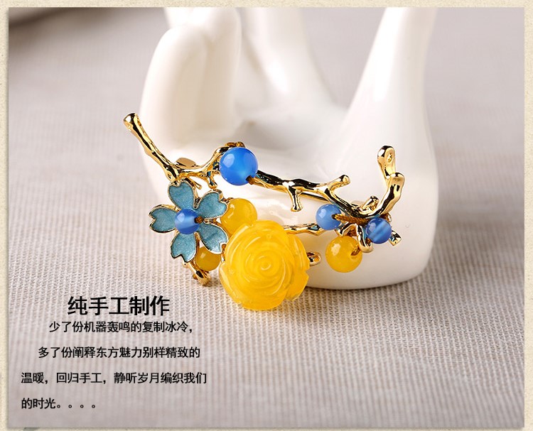 復古蜜蠟花氣質胸針，唯美清新胸花。