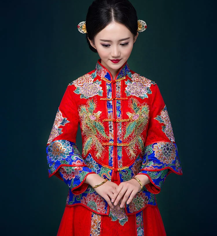 中國風(fēng)中式禮服，鳳凰刺繡新娘結(jié)婚禮服