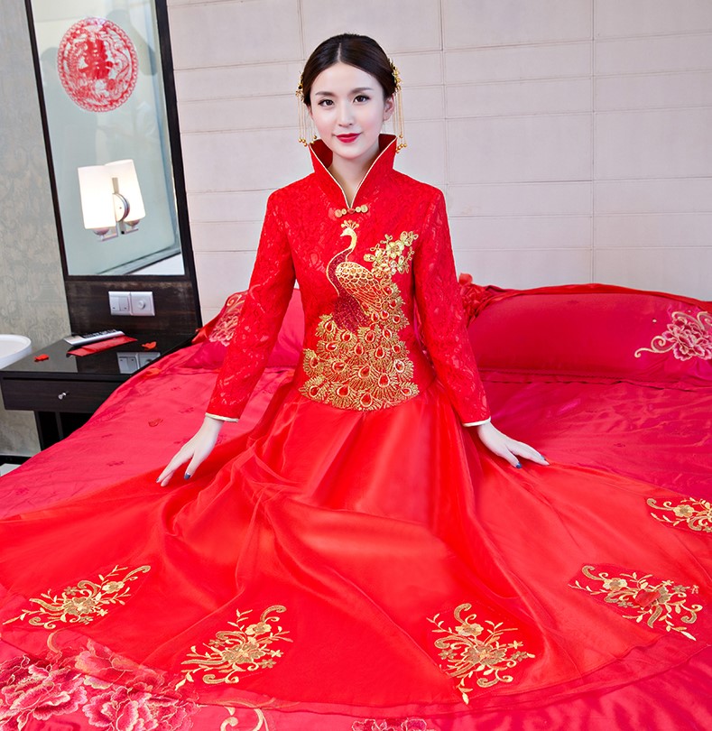 孔雀亮片繡花中式禮服，唯美新娘結婚禮服