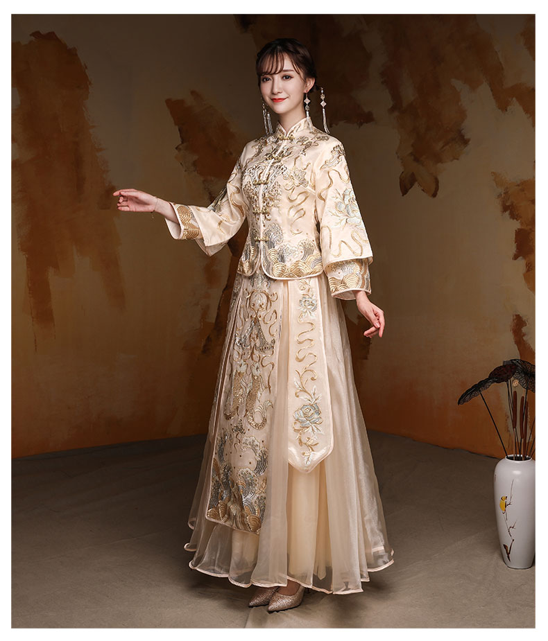 淡黃色中國(guó)風(fēng)中式禮服，新娘結(jié)婚禮服