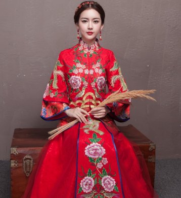 古典韻味中式禮服，新娘結(jié)婚禮服