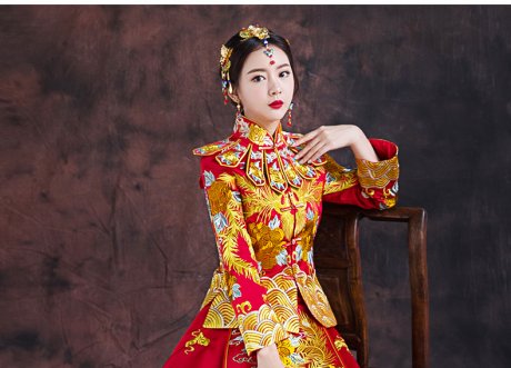 紅色長款拖尾中式禮服，精美刺繡新娘結婚禮服