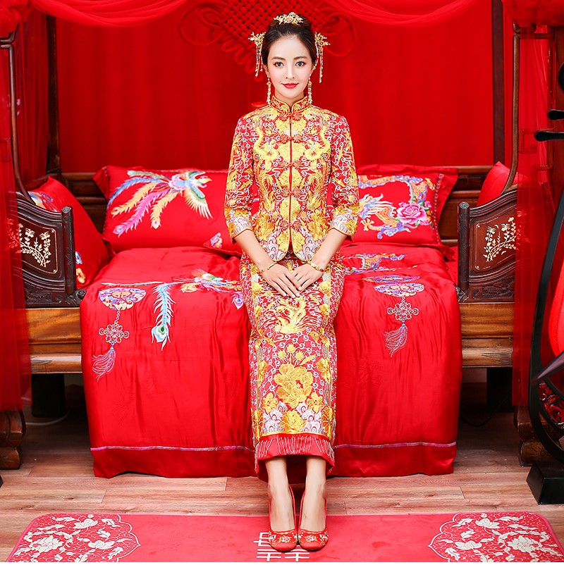 時尚復(fù)古設(shè)計中式禮服，新娘結(jié)婚禮服