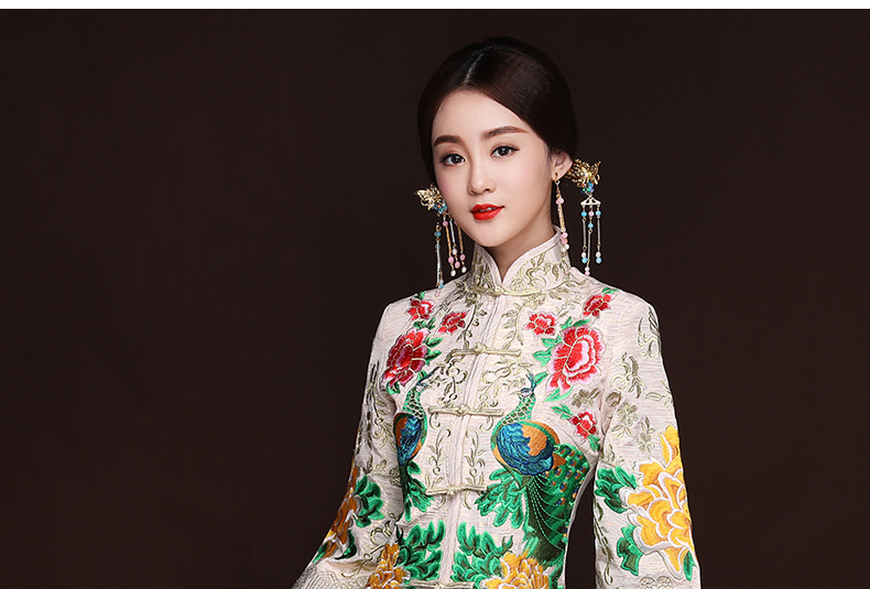 中國風孔雀牡丹秀禾服，米白色新娘中式禮服