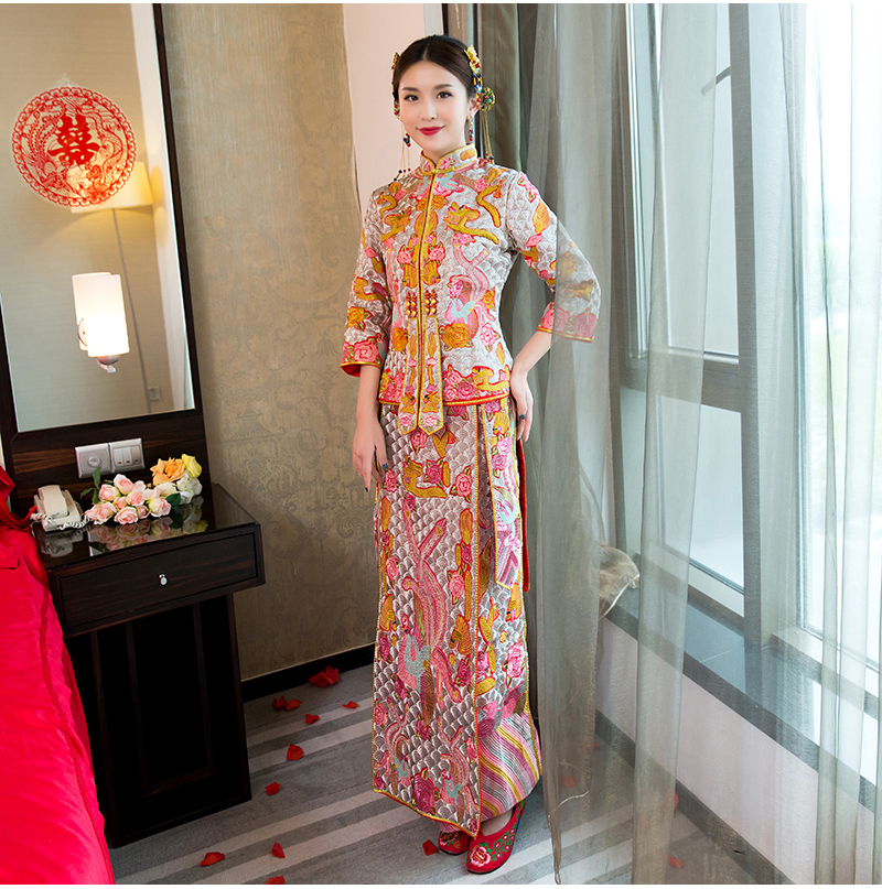 精美繡花中式禮服，時尚中國風新娘禮服
