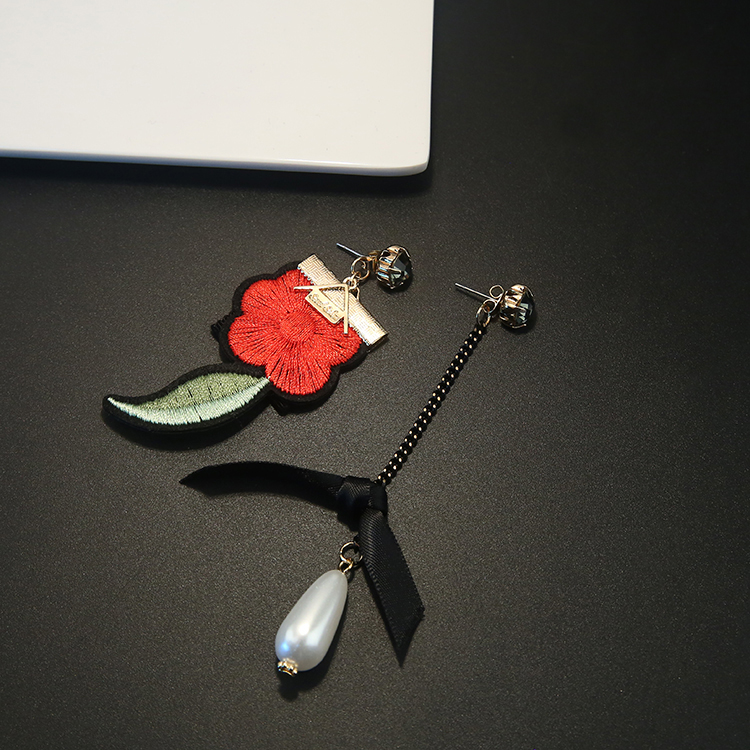 中國風(fēng)時(shí)尚刺繡耳環(huán)不對稱耳釘長款珍珠吊墜