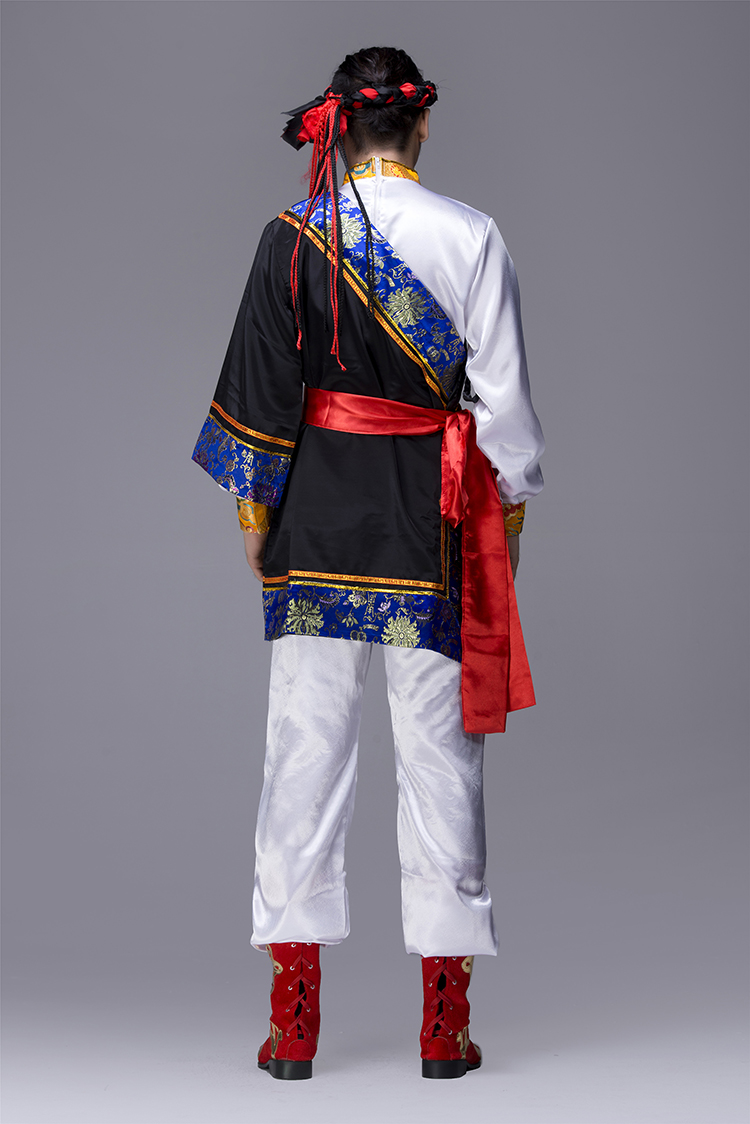 別具一格的蒙古族男裝服飾，蒙古袍少數民族服